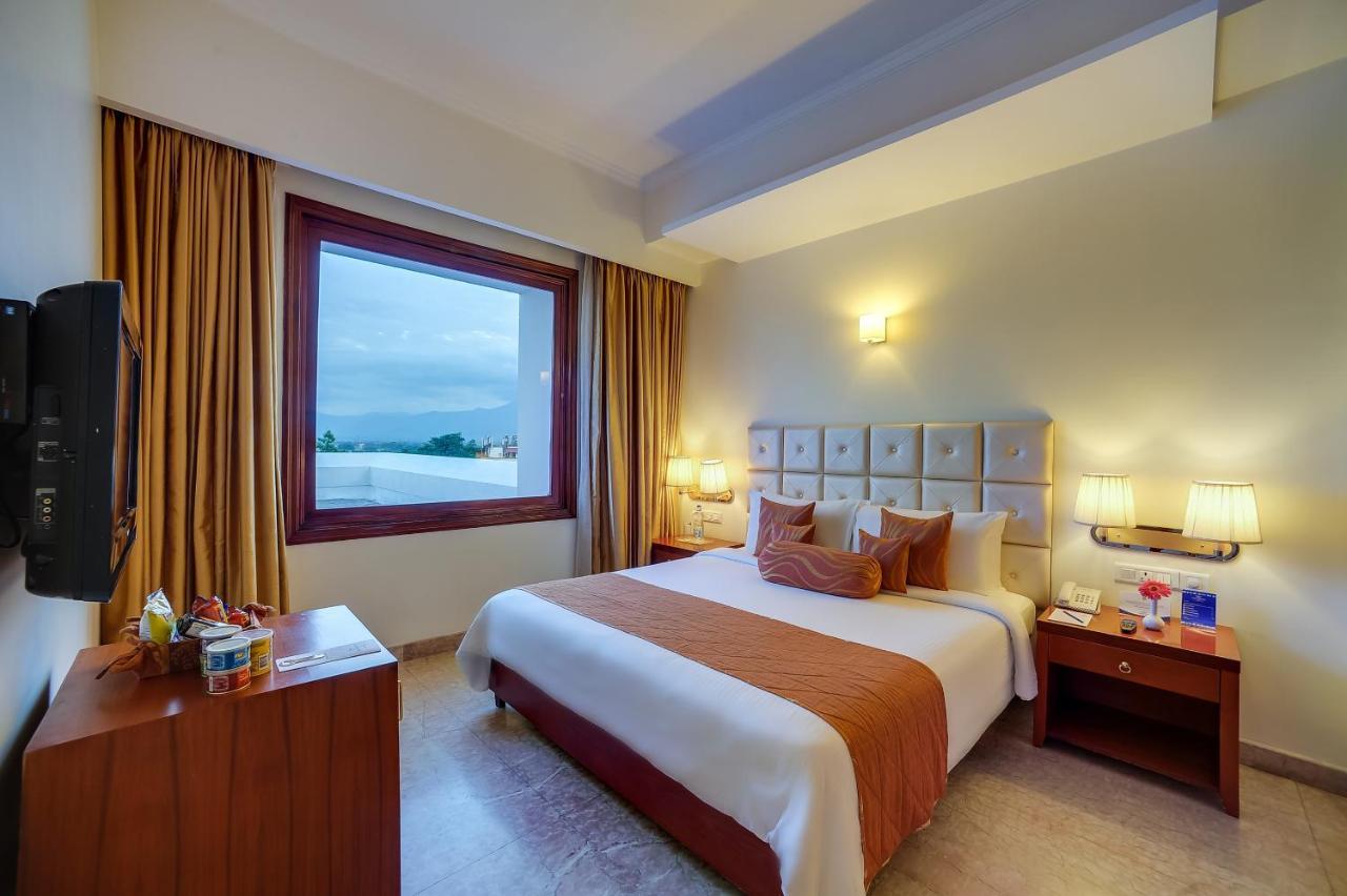 Royal Sarovar Portico Siliguri Bagian luar foto