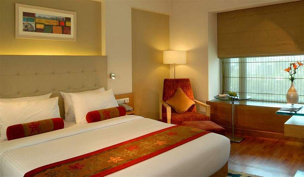 Royal Sarovar Portico Siliguri Bagian luar foto