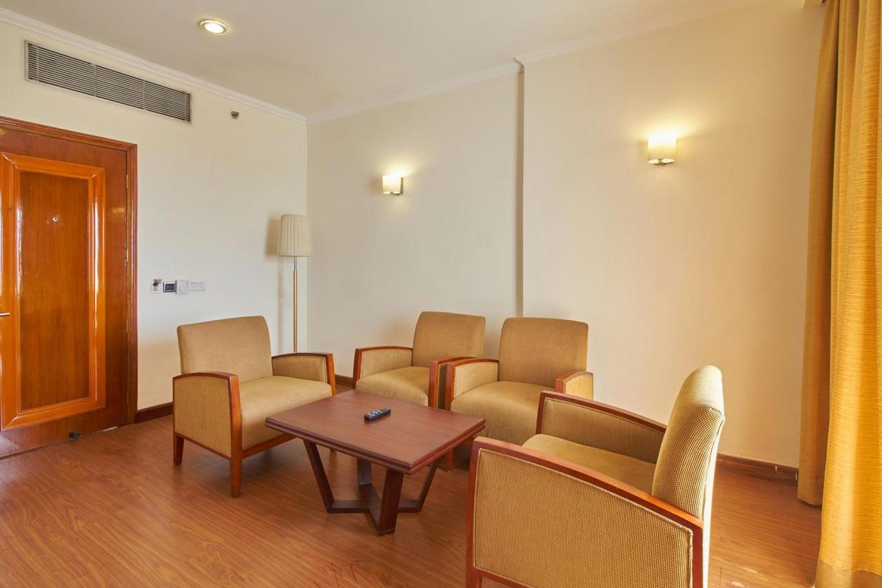Royal Sarovar Portico Siliguri Bagian luar foto