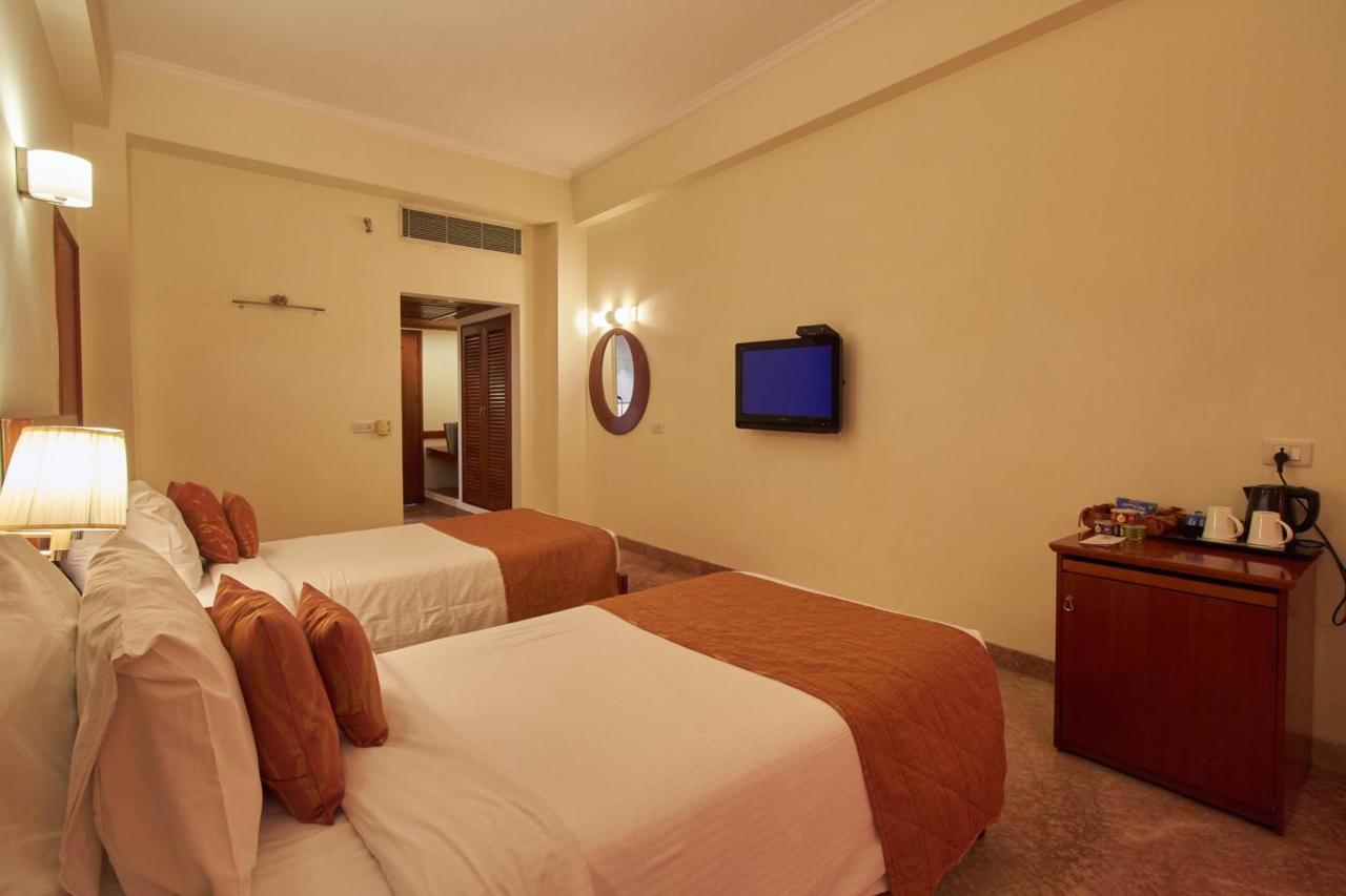 Royal Sarovar Portico Siliguri Bagian luar foto