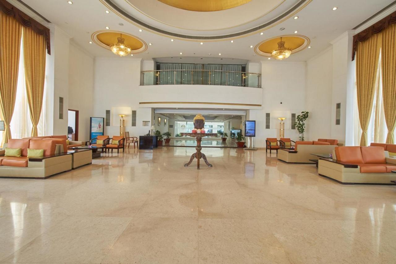 Royal Sarovar Portico Siliguri Bagian luar foto
