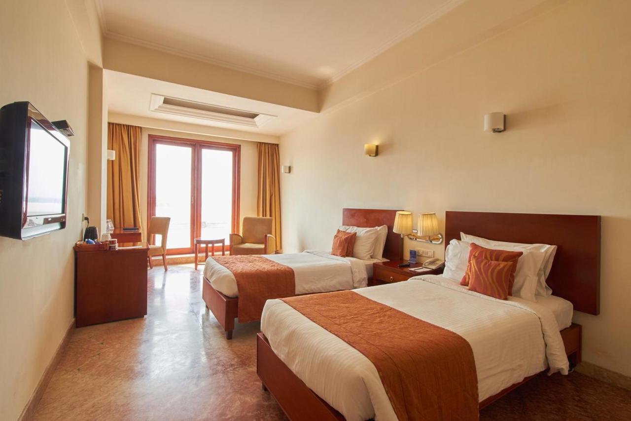Royal Sarovar Portico Siliguri Bagian luar foto