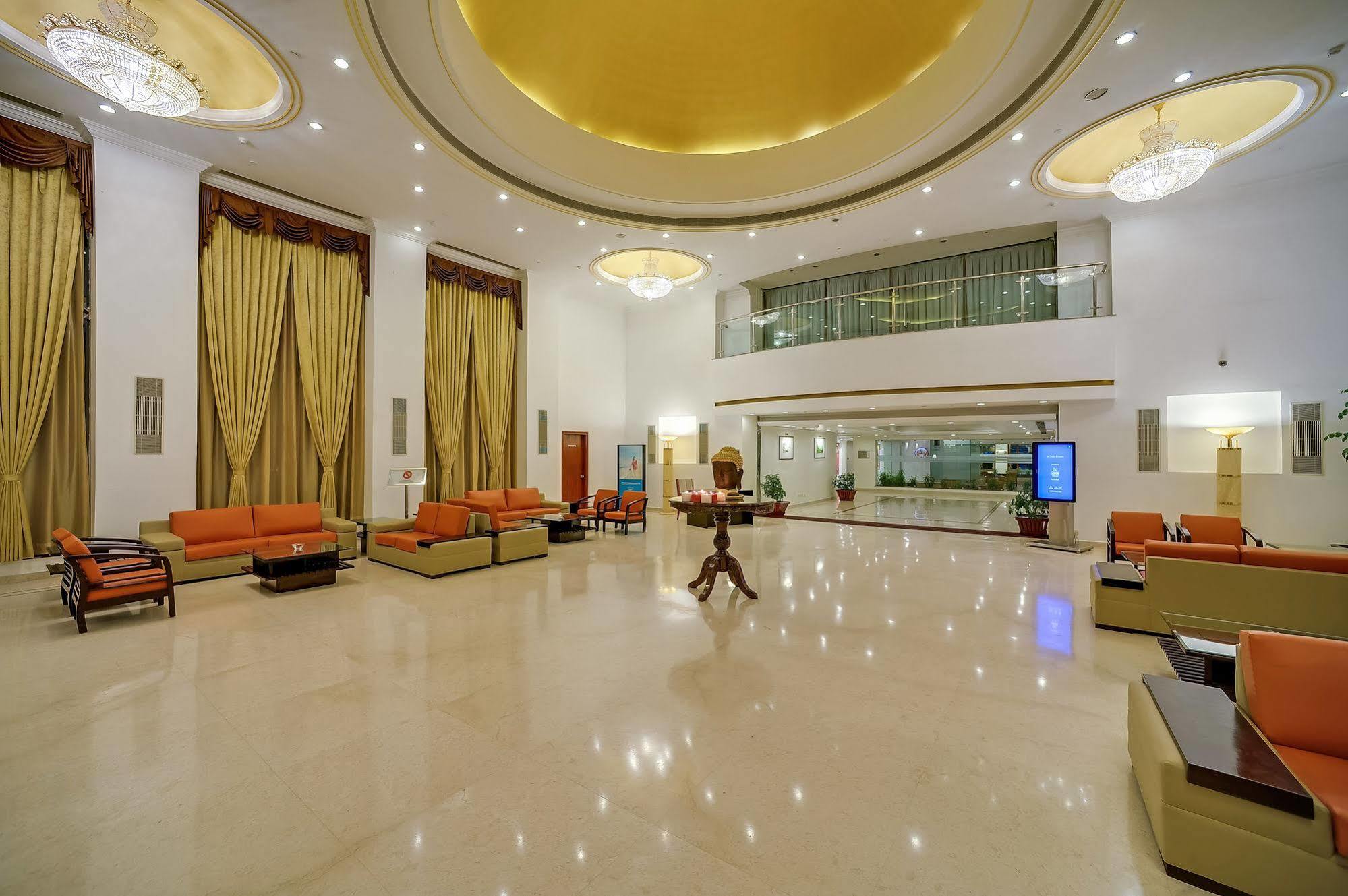 Royal Sarovar Portico Siliguri Bagian luar foto
