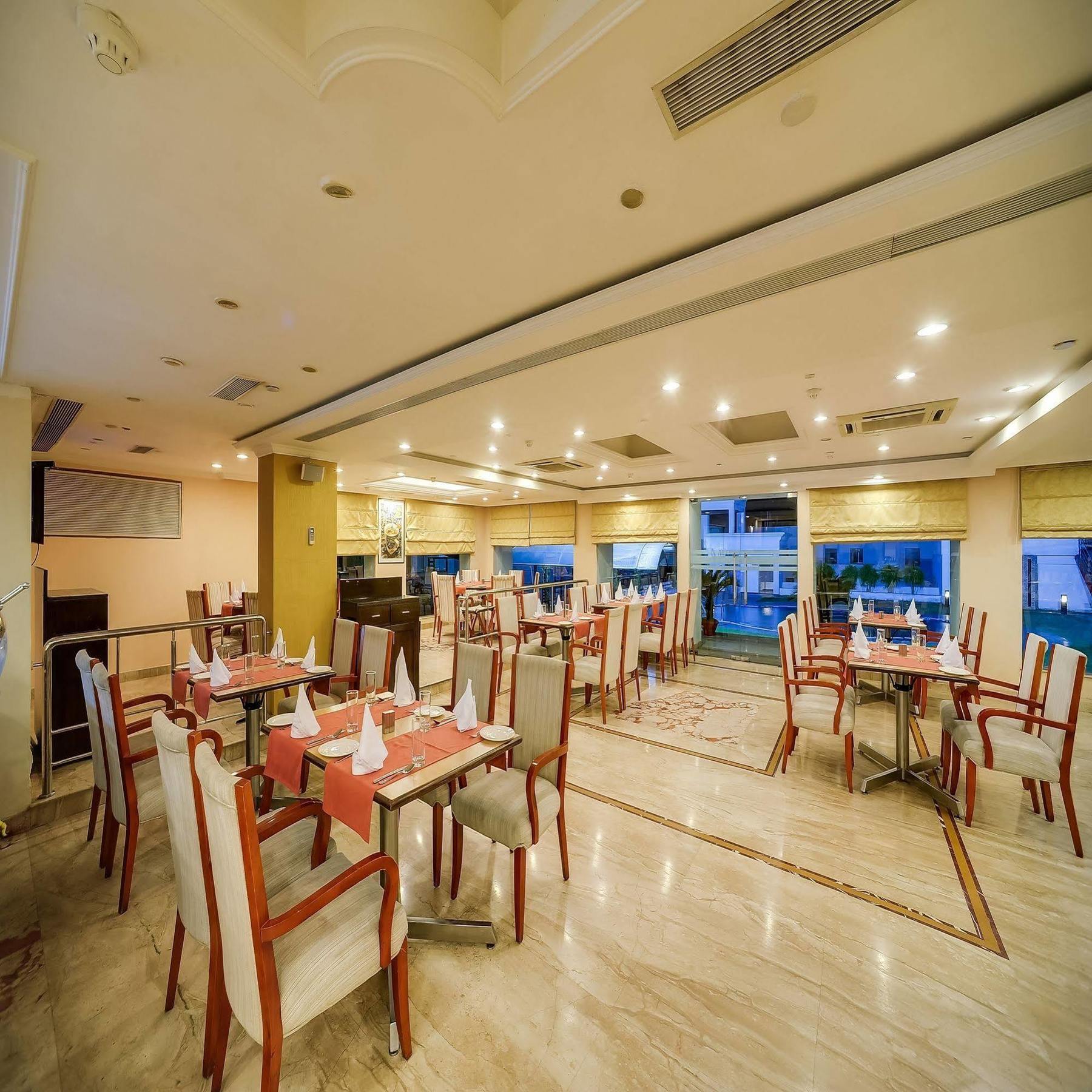 Royal Sarovar Portico Siliguri Bagian luar foto