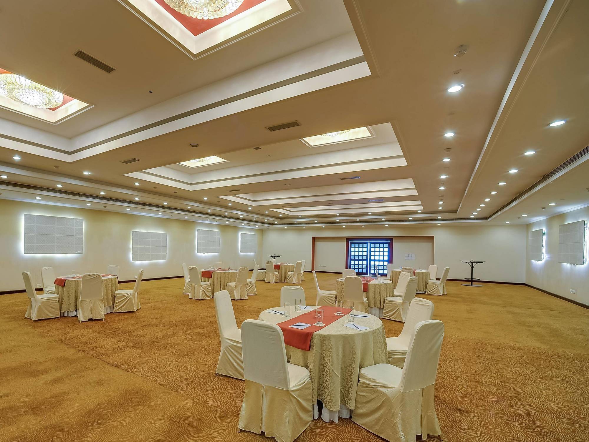 Royal Sarovar Portico Siliguri Bagian luar foto