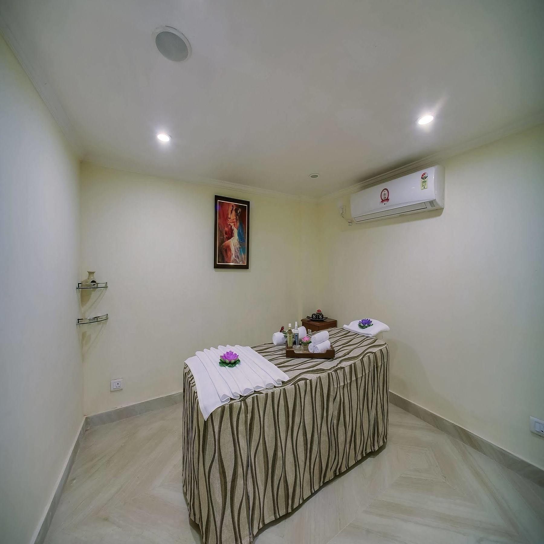 Royal Sarovar Portico Siliguri Bagian luar foto
