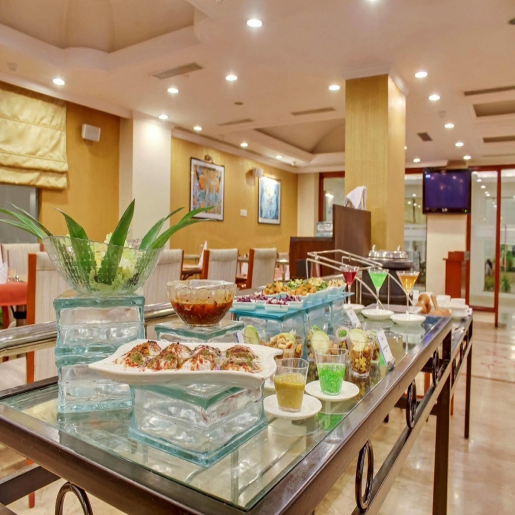 Royal Sarovar Portico Siliguri Bagian luar foto