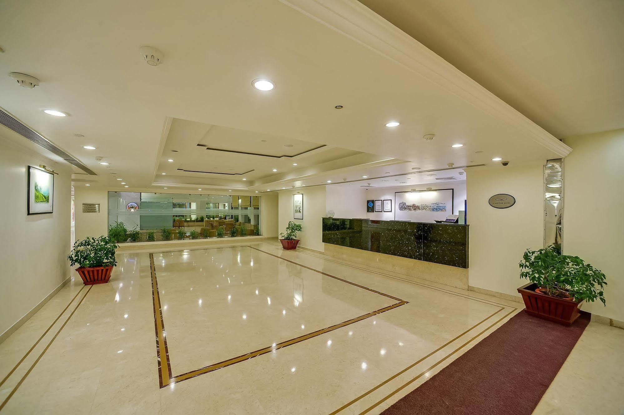 Royal Sarovar Portico Siliguri Bagian luar foto