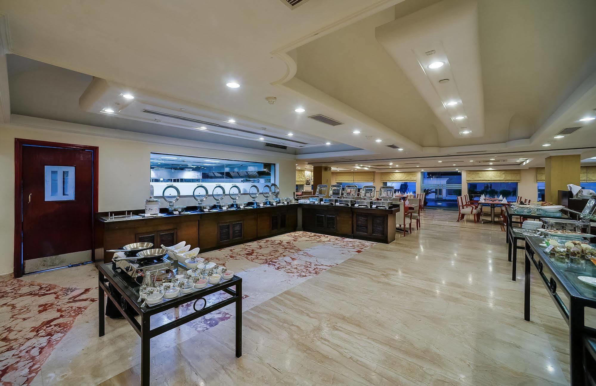 Royal Sarovar Portico Siliguri Bagian luar foto