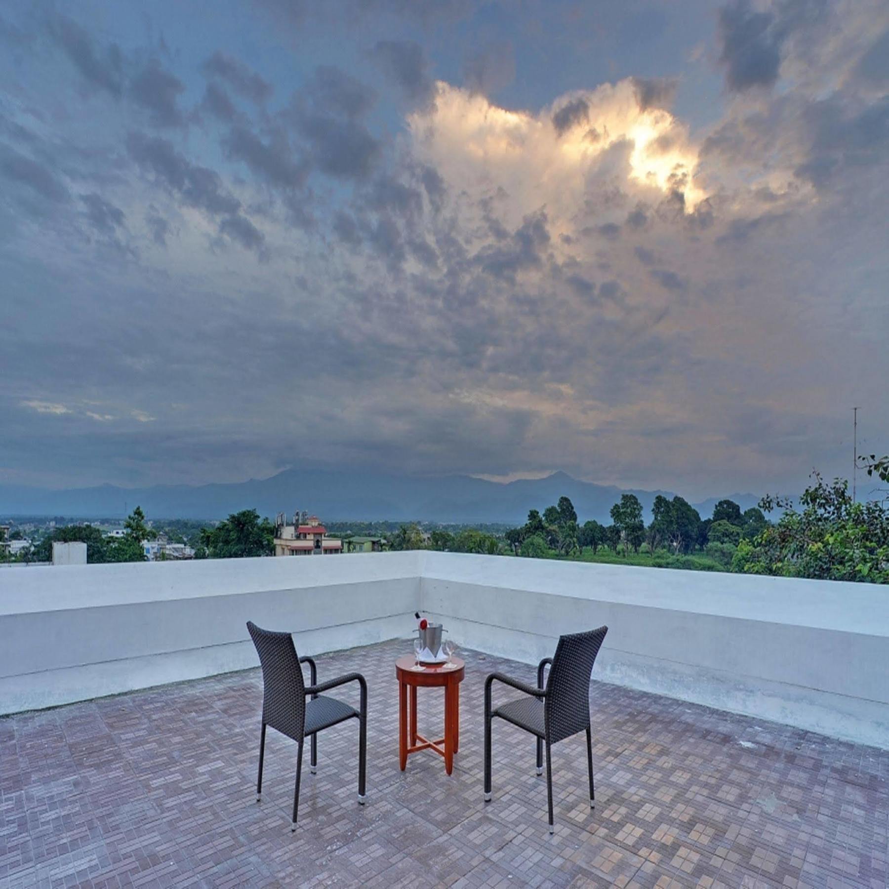 Royal Sarovar Portico Siliguri Bagian luar foto